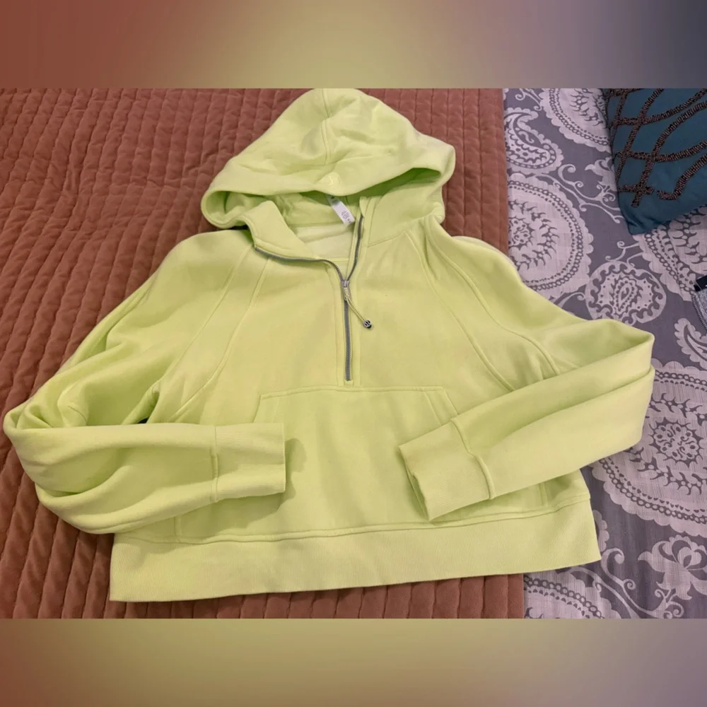 Women’s Lululemon Scuba Oversized Half-zip Hoodie in Electric Lemon size M/L - Picture 3 of 5